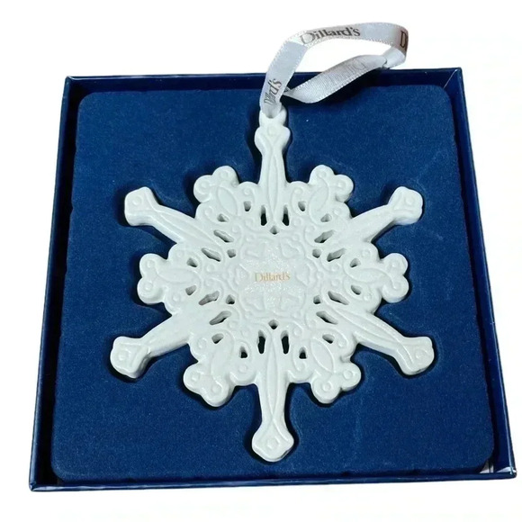 Large Snowflake Ornament from Dillards - Holiday Collection Series - Picture 1 of 3